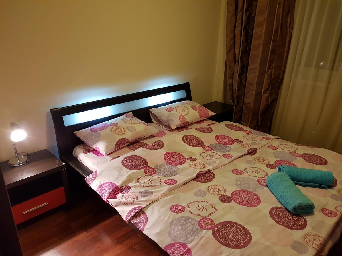 3 Rooms Stefan Cel Mare Bukarest Exteriör bild