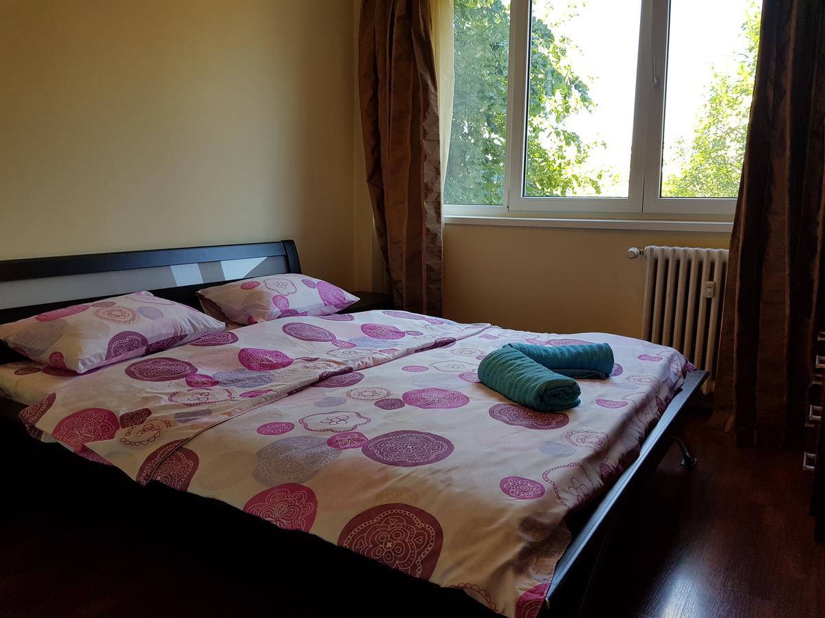 3 Rooms Stefan Cel Mare Bukarest Exteriör bild